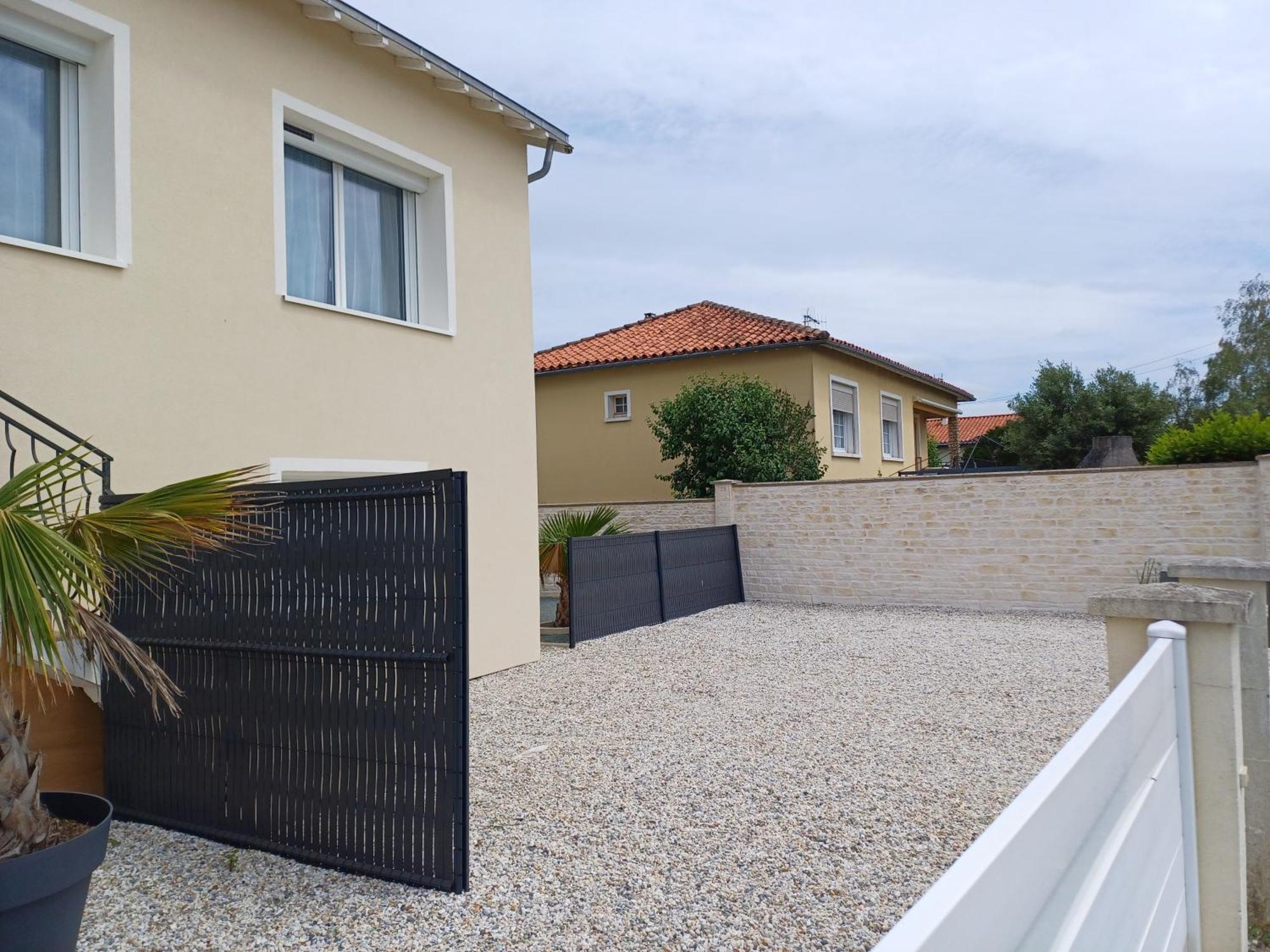 L'Echappee Belle Apartment Bessines Exterior photo